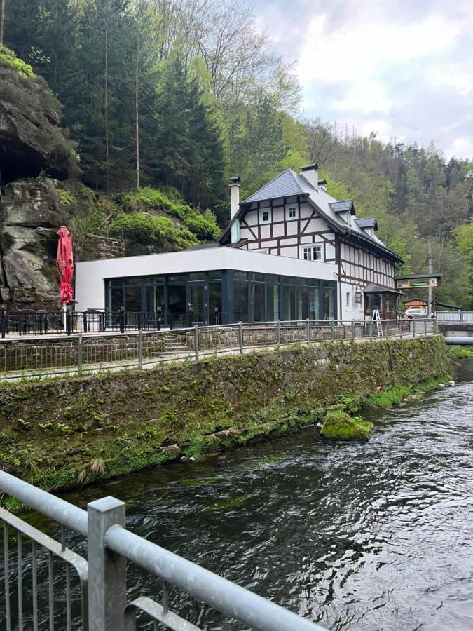Pension Soutesky Hrensko Exterior photo